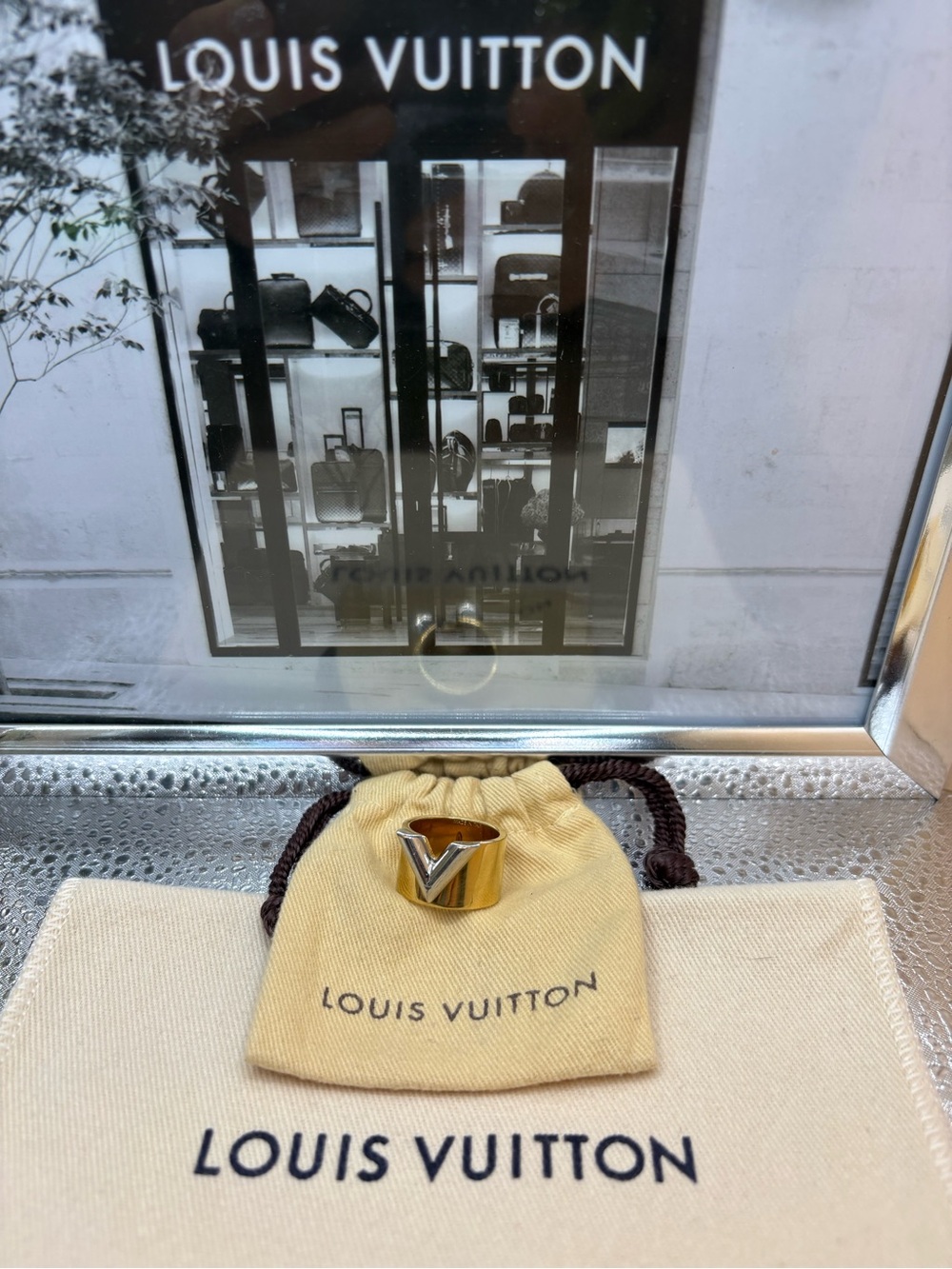 Louis Vuitton⭐️Brass Essential V Ring M Gold Silver -M61085 -EUC -US Size 6-6.5